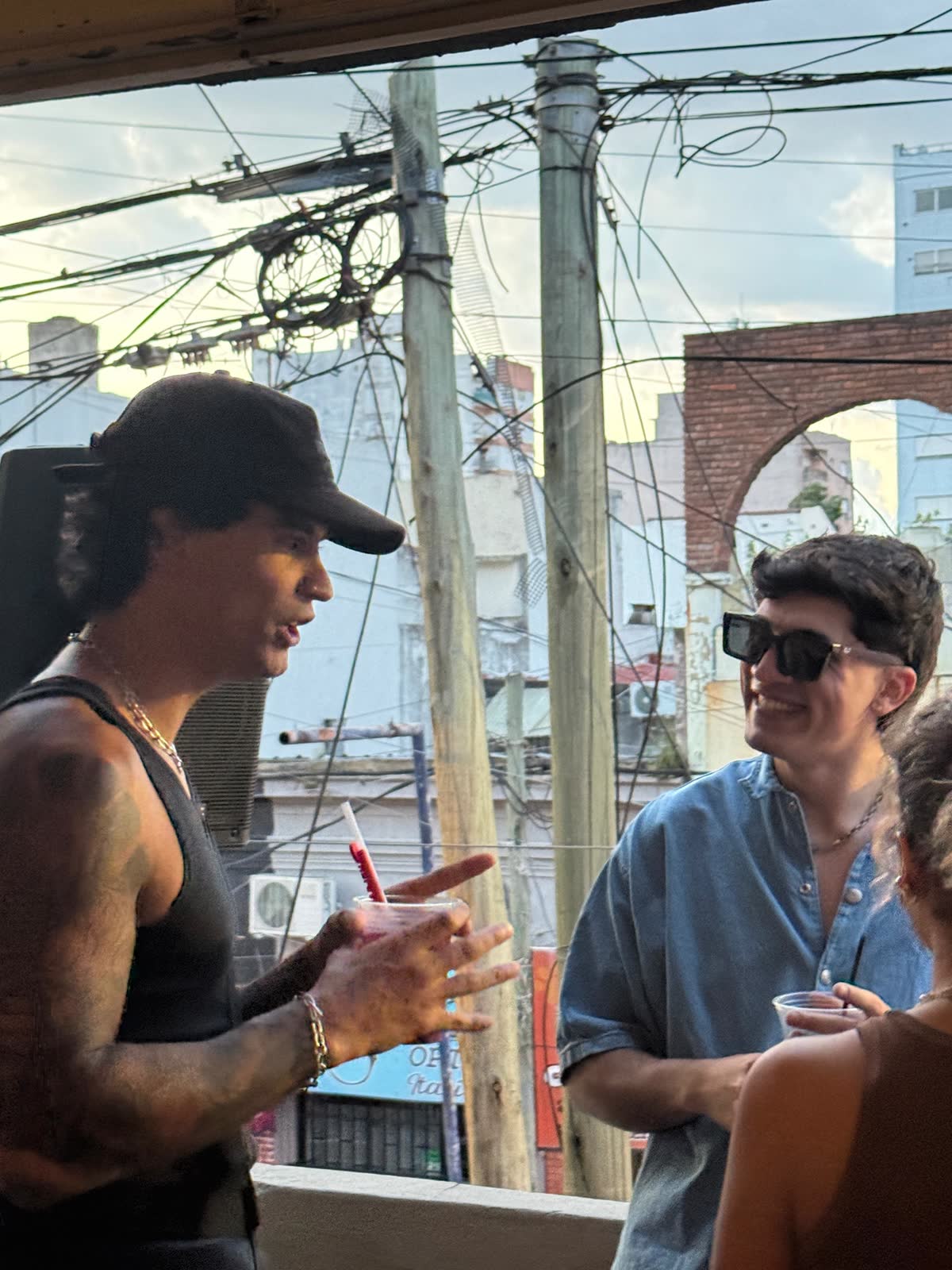 En la terraza de Brothers